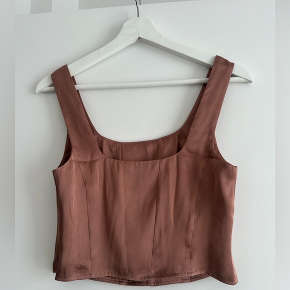 Express pink satin-like crop top size XS - Picture 3 of 4